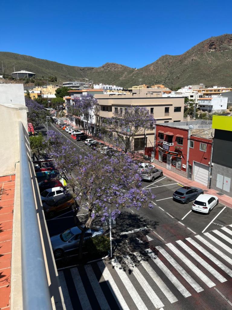 Cosy Apartment with Rooftop Terrace and Wifi photo 2