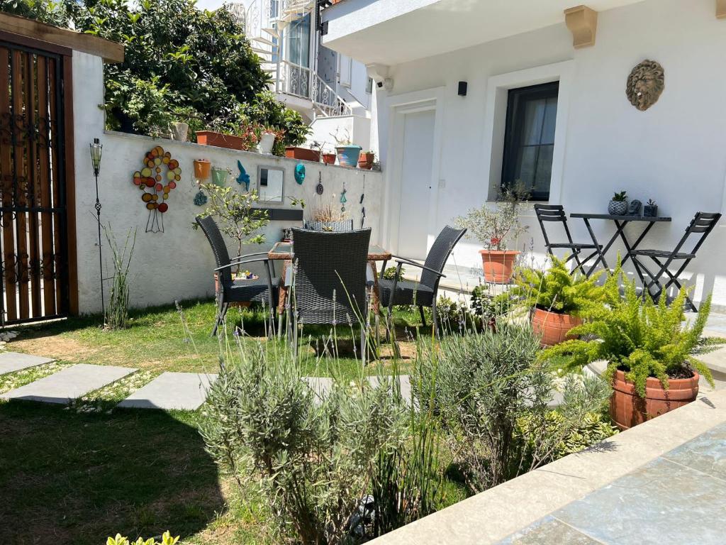Arden's House photo 4