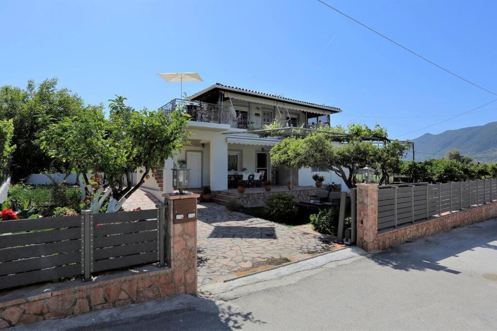 "Elegant & Quiet House" photo 3