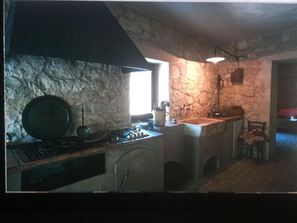 La pietra photo 1
