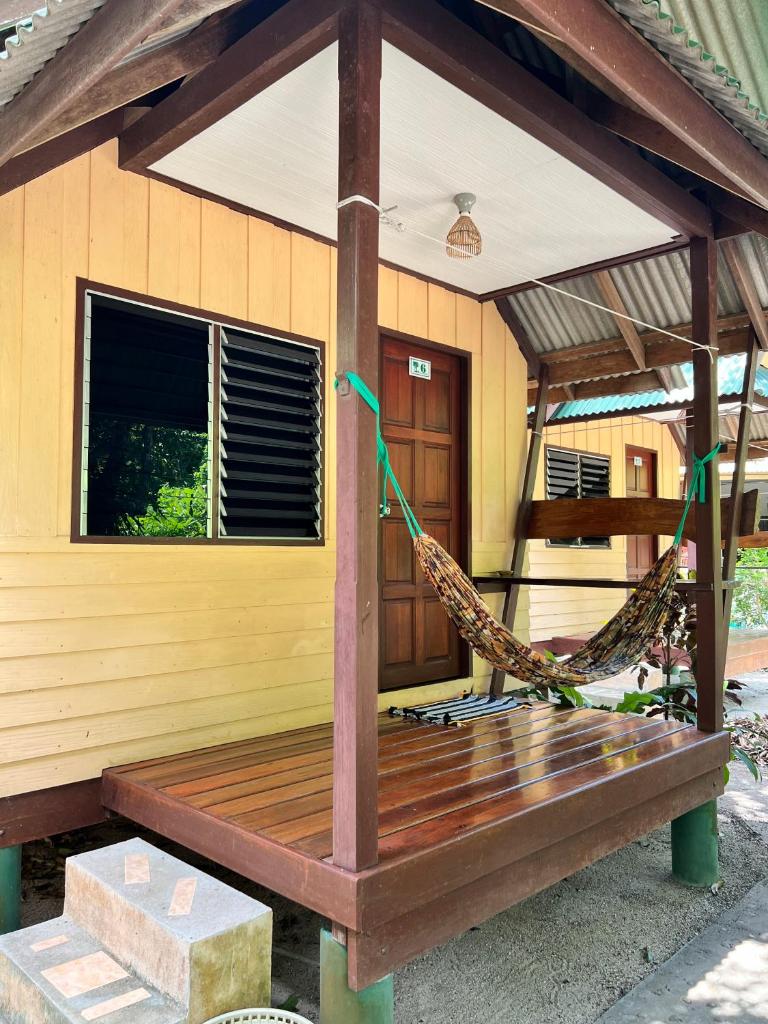 Sandee Bungalow photo 2