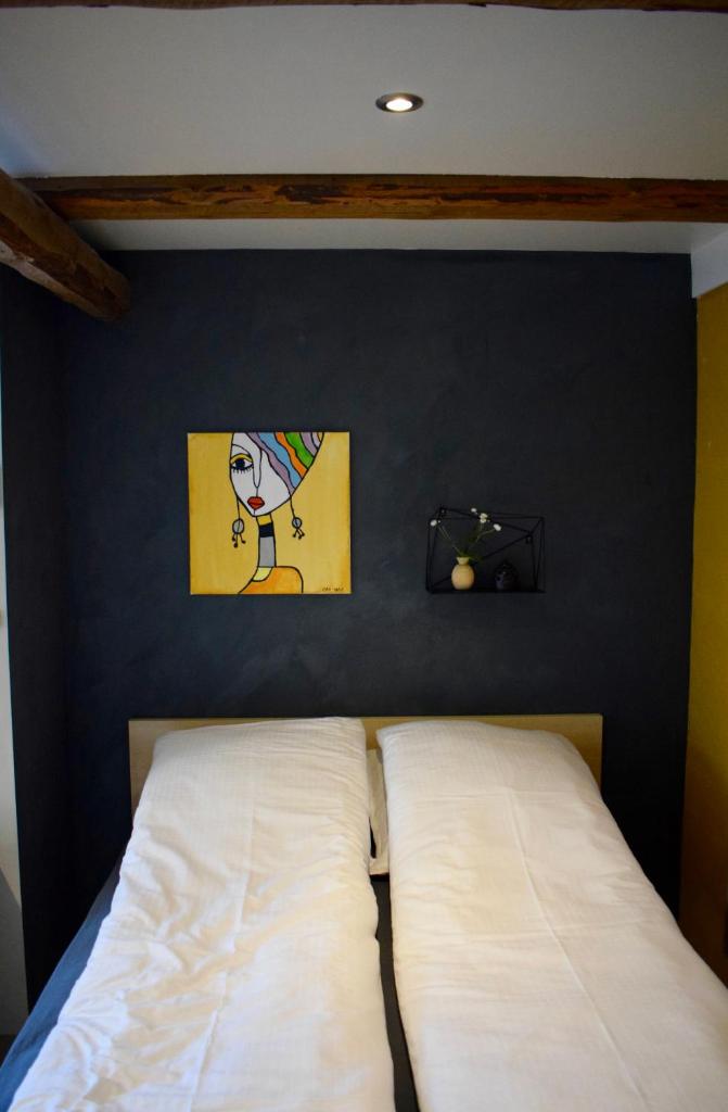 The Sybilla Apartment - cosy and modern basement apartment photo 2