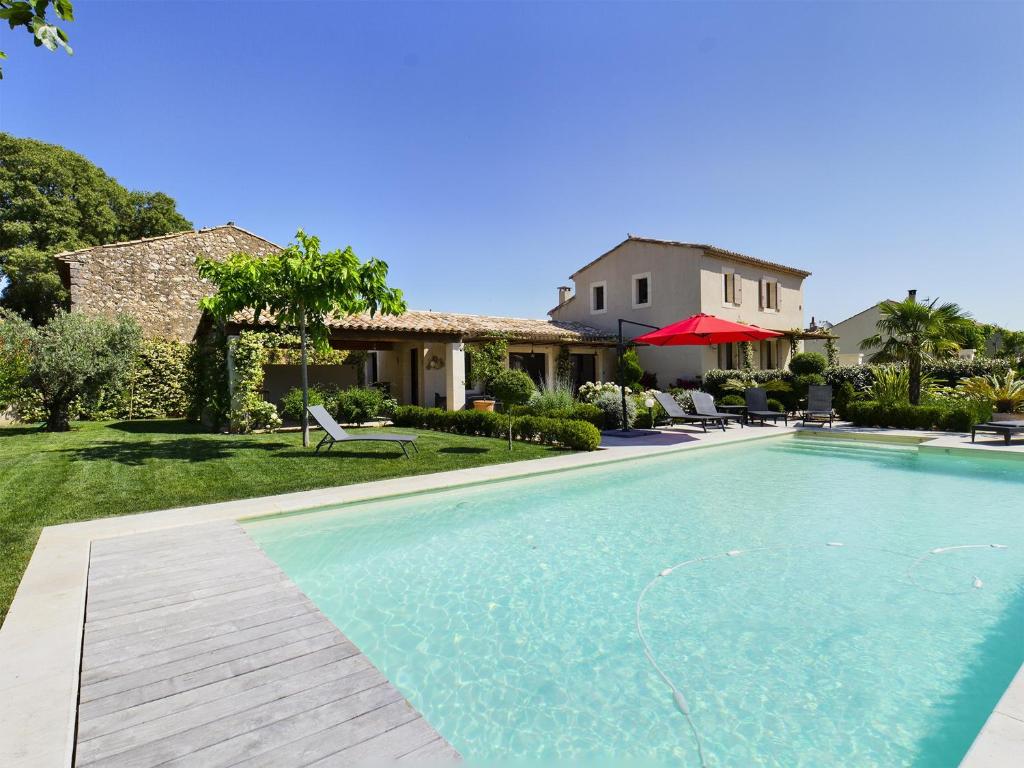 Maison Eygalières, 4 pièces, 6 personnes - FR-1-599-19 photo 2