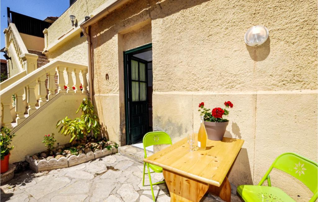 Nice Home In Saleilles With 1 Bedrooms And Wifi