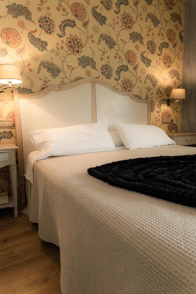 HOSTAL RIO ARA BELLOSTA by Vivere Stays photo 2
