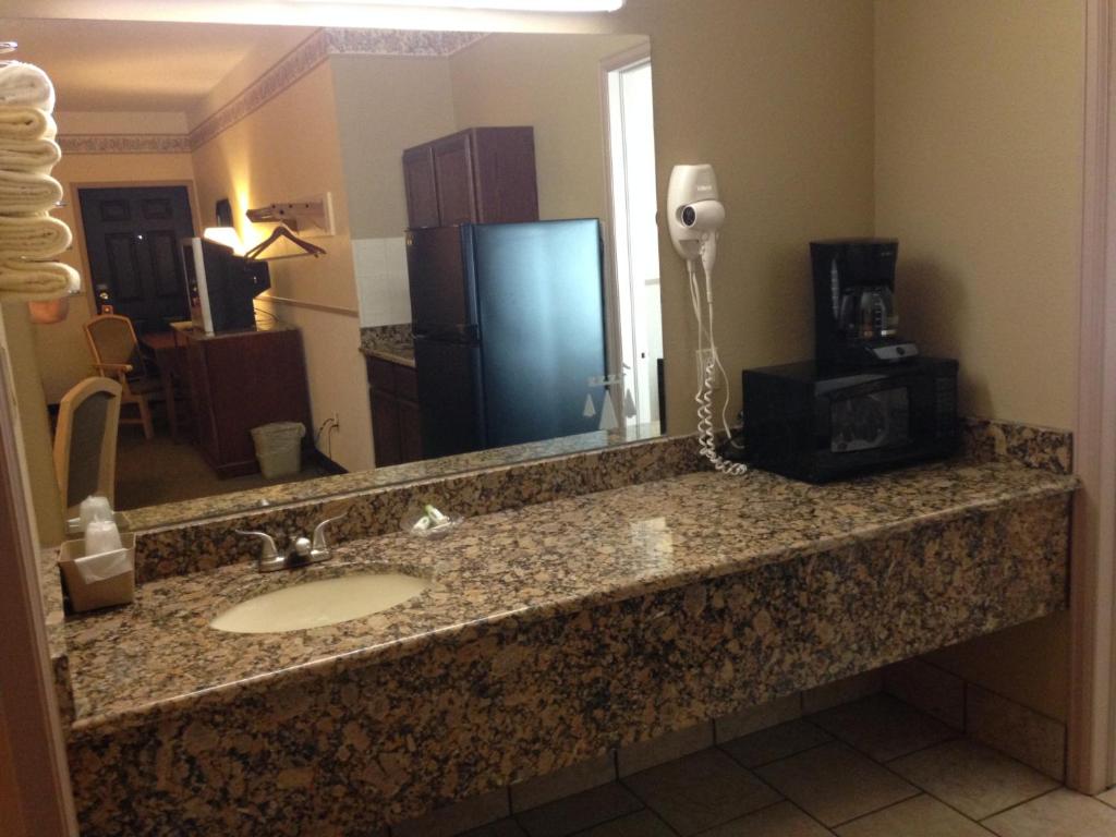 Silver Spruce Inn Room Type - Deluxe Suite