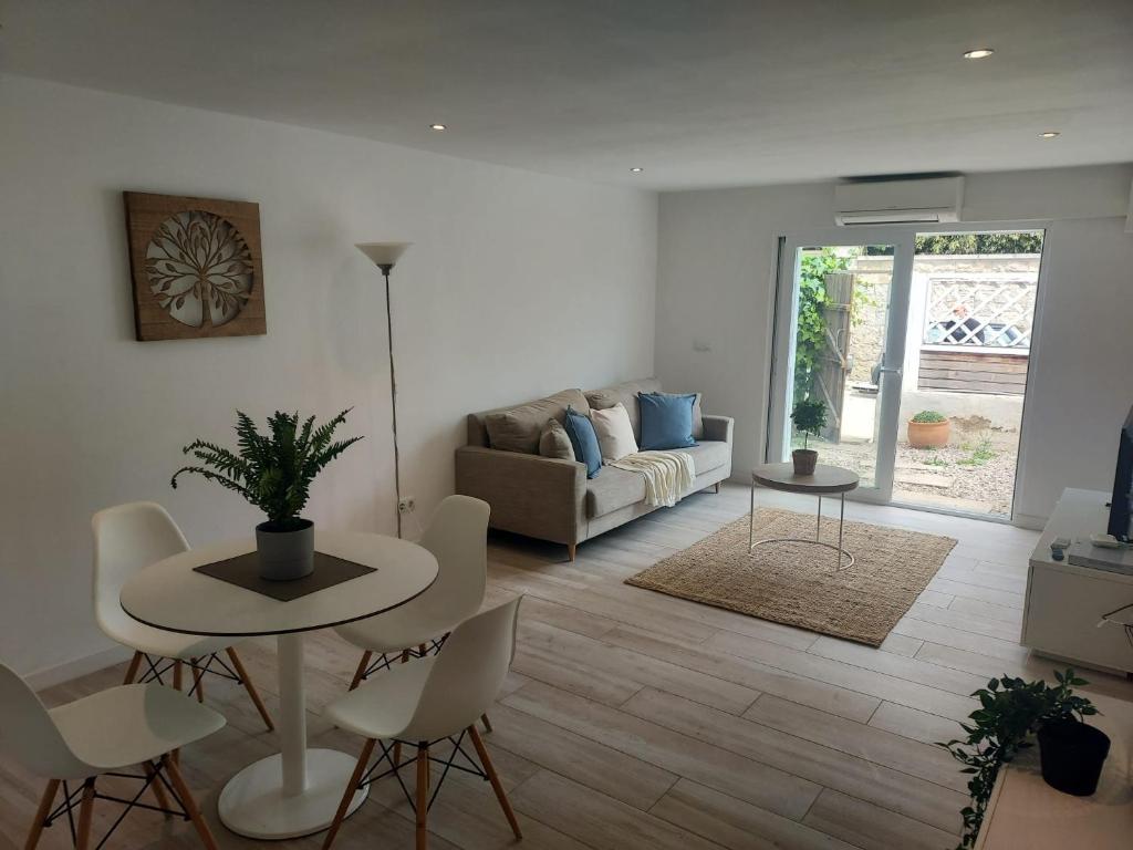 Cas Catalá Living photo 1