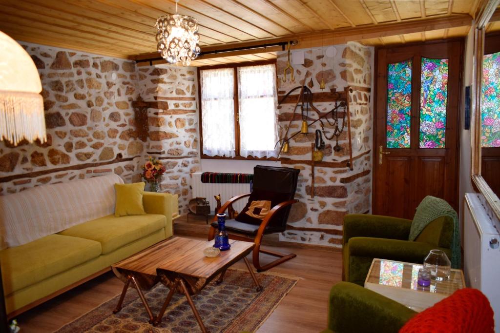 Renovated Old Manor House With Yard photo 4