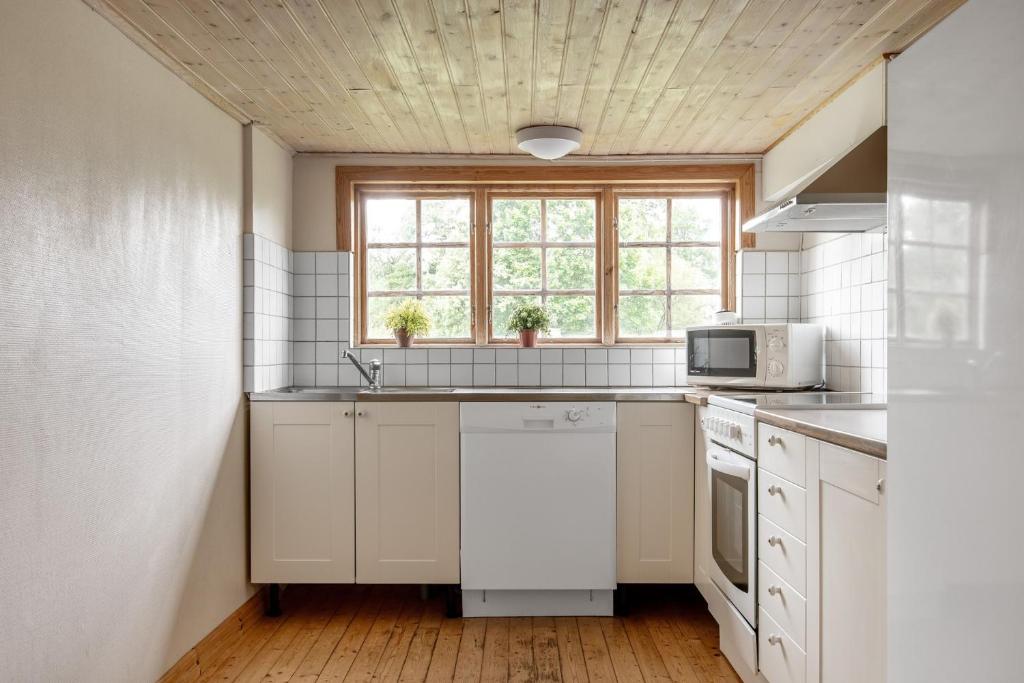 Nice cottage at Bolmstad Sateri by Lake Bolmen photo 4