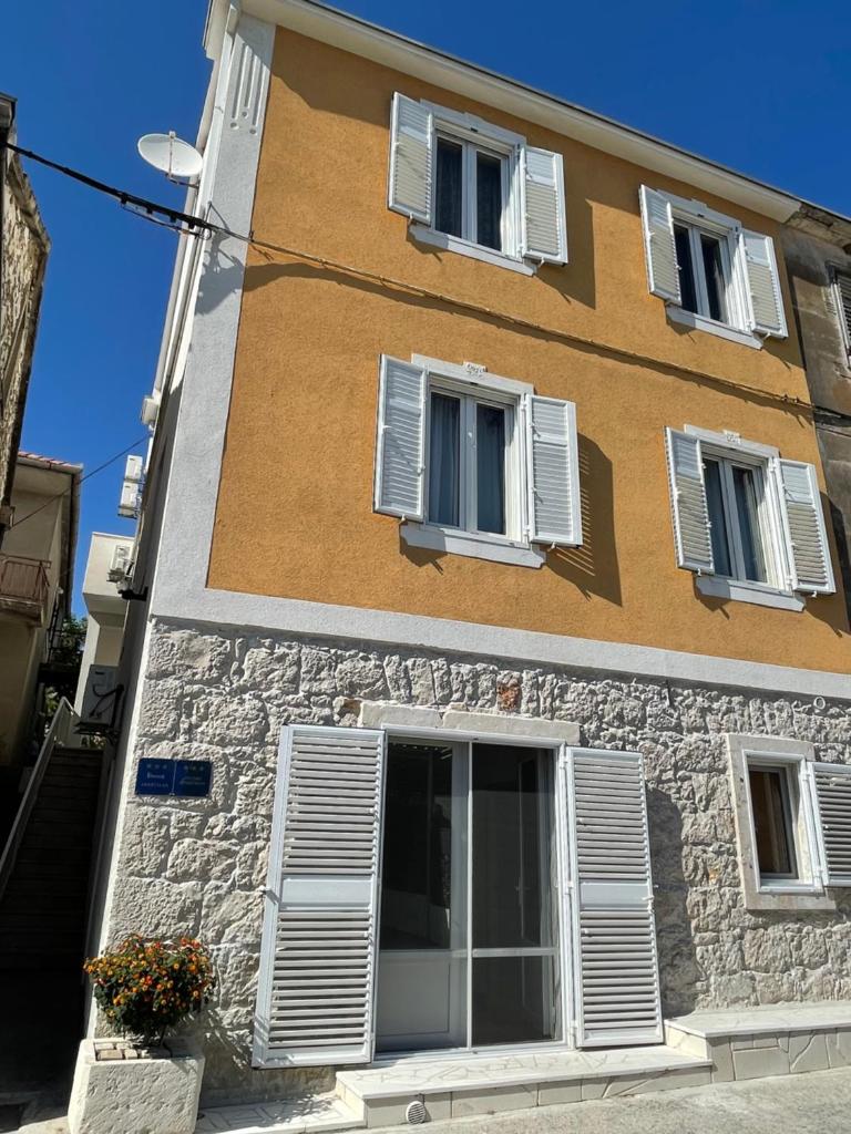 Ivan i Matej Apartments photo 1