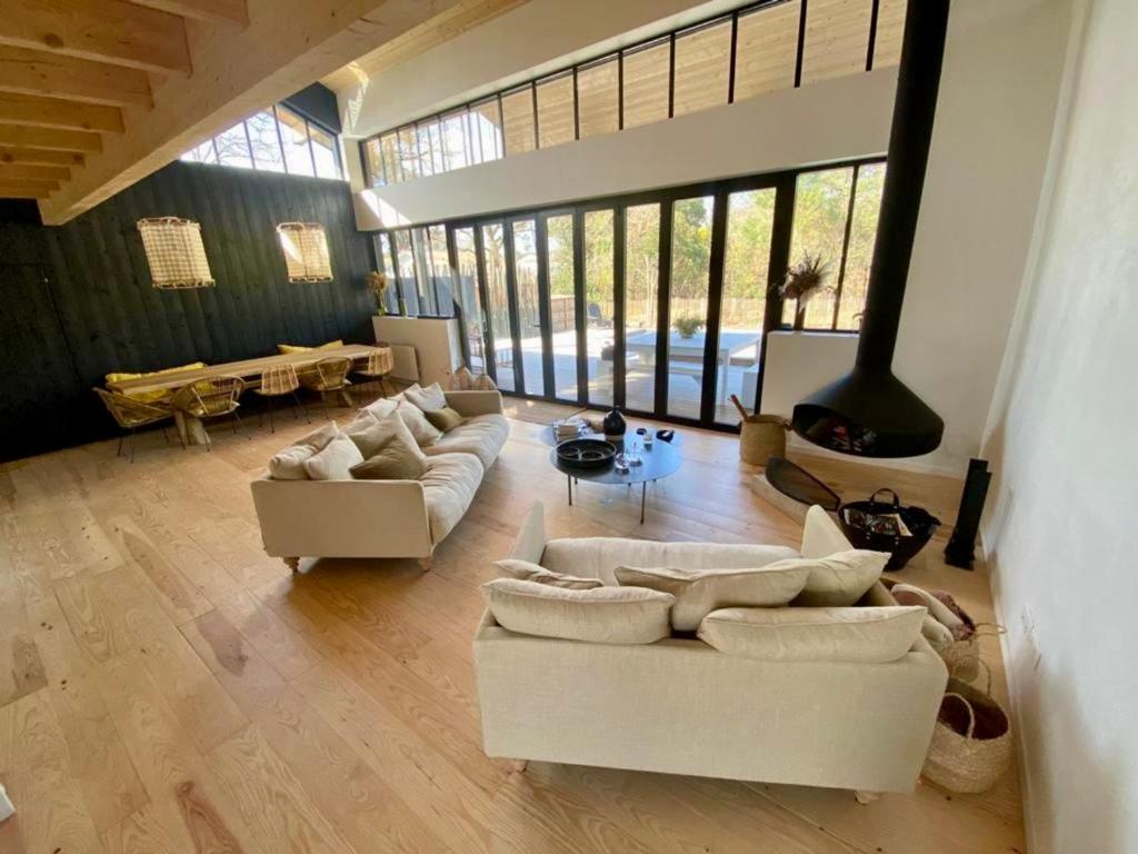 New luxurious architects villa with pool a few steps from the beach photo 4
