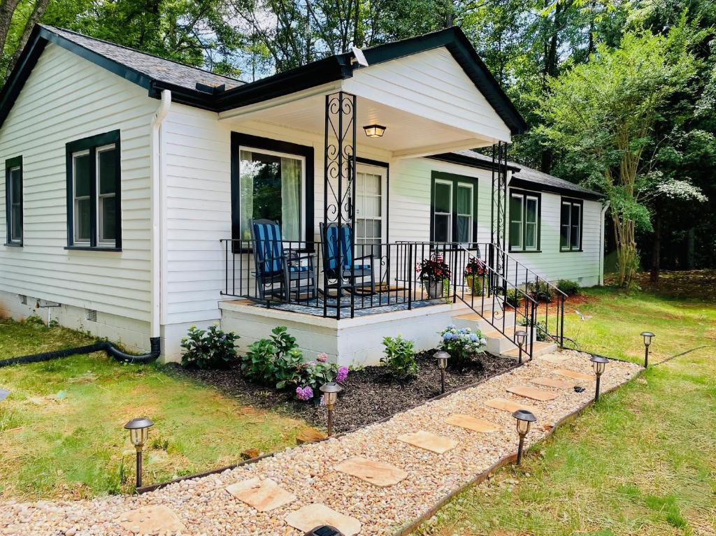 Bountyland Cottage - Lake Keowee - Mountains - Clemson University photo 1