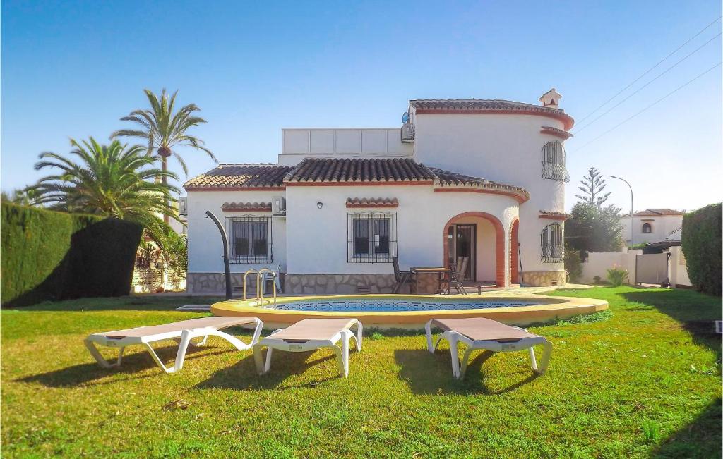 Awesome Home In Els Poblets With 3 Bedrooms, Outdoor Swimming Pool And Wifi