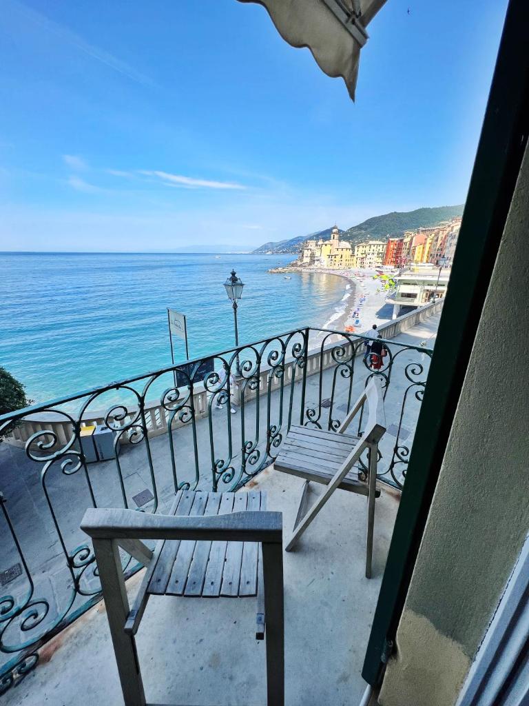 UN TERRAZZINO SUL LUNGOMARE