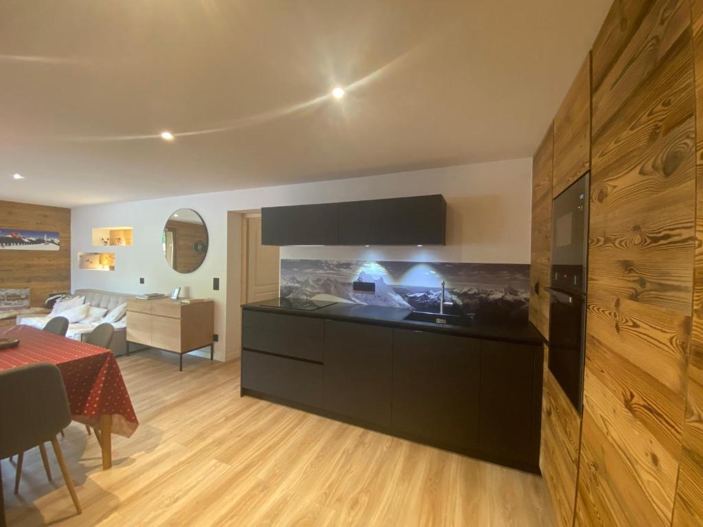 Appartement La Clusaz, 4 pièces, 7 personnes - FR-1-437-45 photo 4