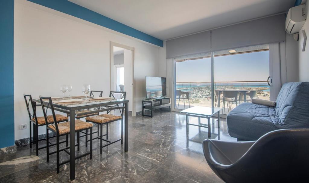 R130 Beachfront Apartment with air conditionner photo 2