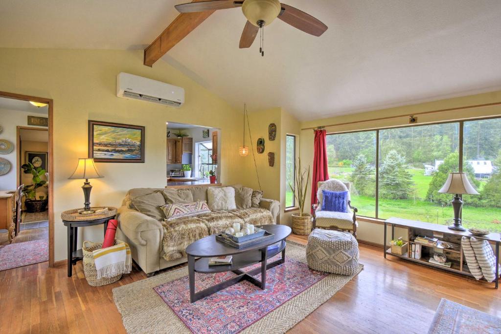 Peaceful Cabin on Horse Farm, 5 Mi to Town! photo 2
