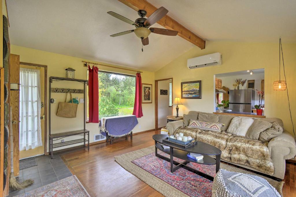 Peaceful Cabin on Horse Farm, 5 Mi to Town! photo 3