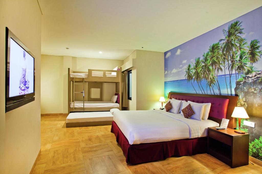 Семейный (Семейный номер с душем (для 5 человек) - Без окон), Kuta Central Park Hotel