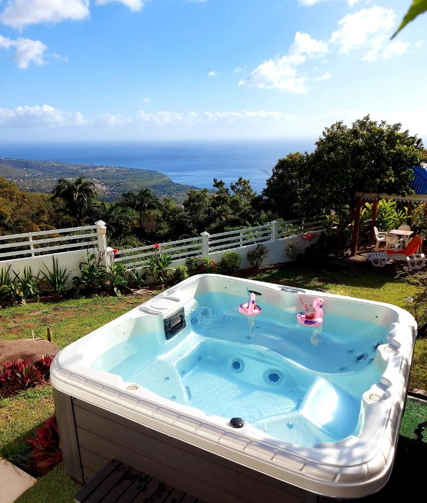 Bélavue & SPA Privé, avec vue panoramique sur mer, jardin créole paysager, jacuzzi privé photo 1