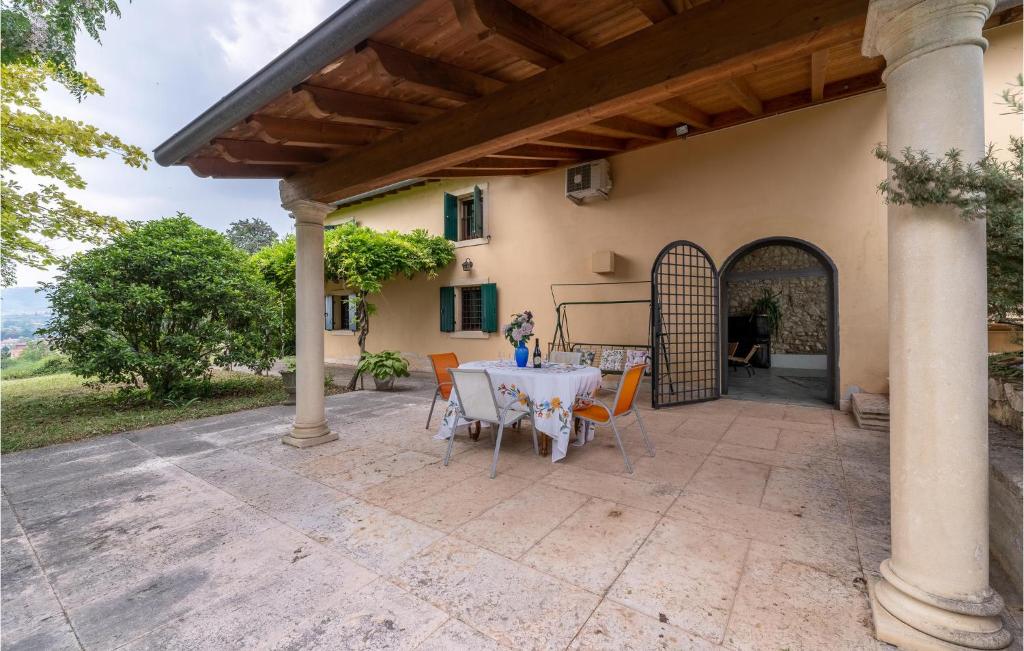 Nice Home In San Pietro In Cariano With Wifi And 3 Bedrooms