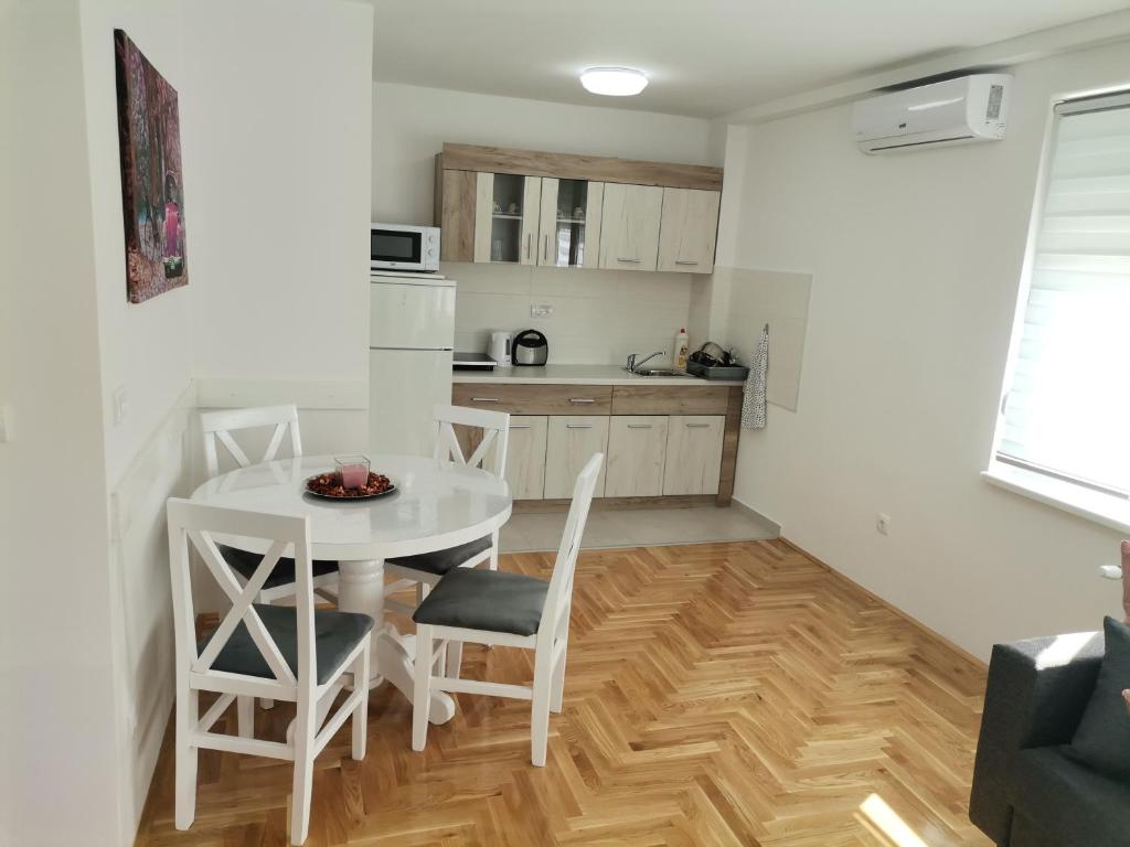 JOKER Apartman photo 3