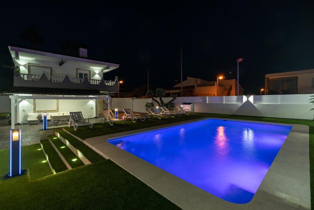 DREAM HOUSE