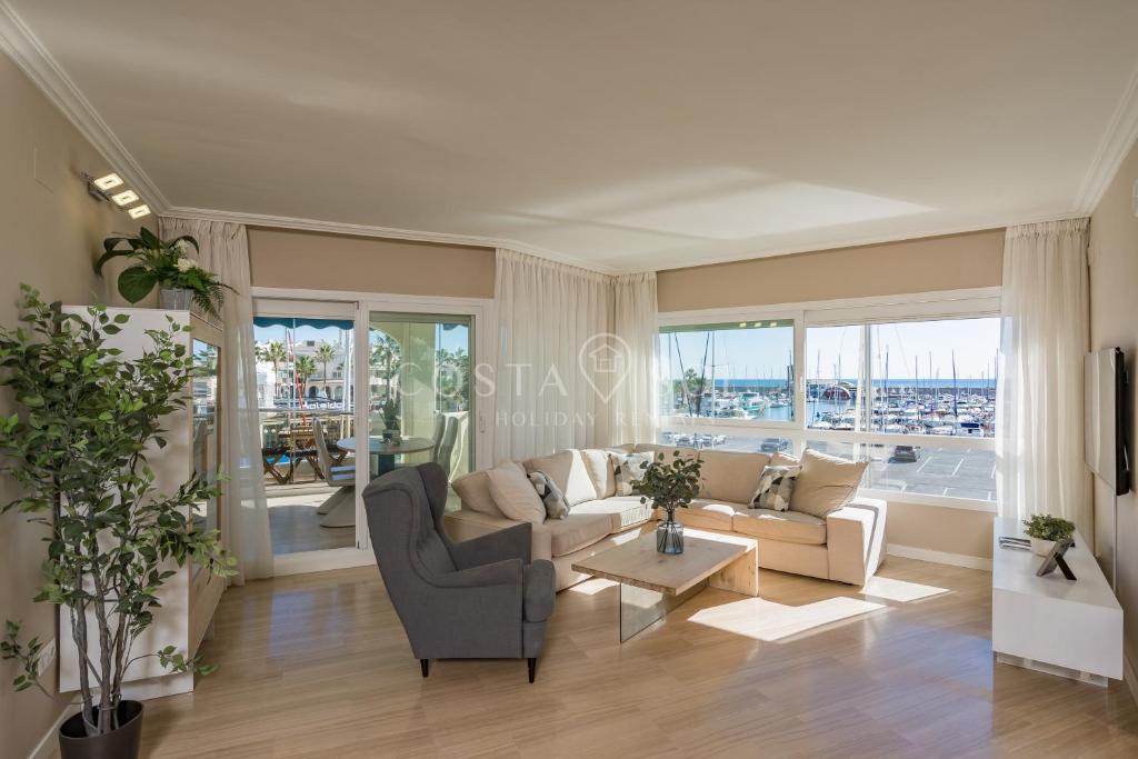 Malaga Benalmadena Puerto Marina Costa Sol Holiday Rentals photo 2