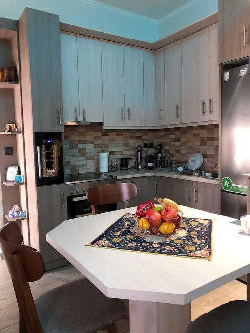 Renovated flat with huge balcony - Ανακαινισμένο διαμέρισμα με τεράστιο μπαλκόνι photo 4