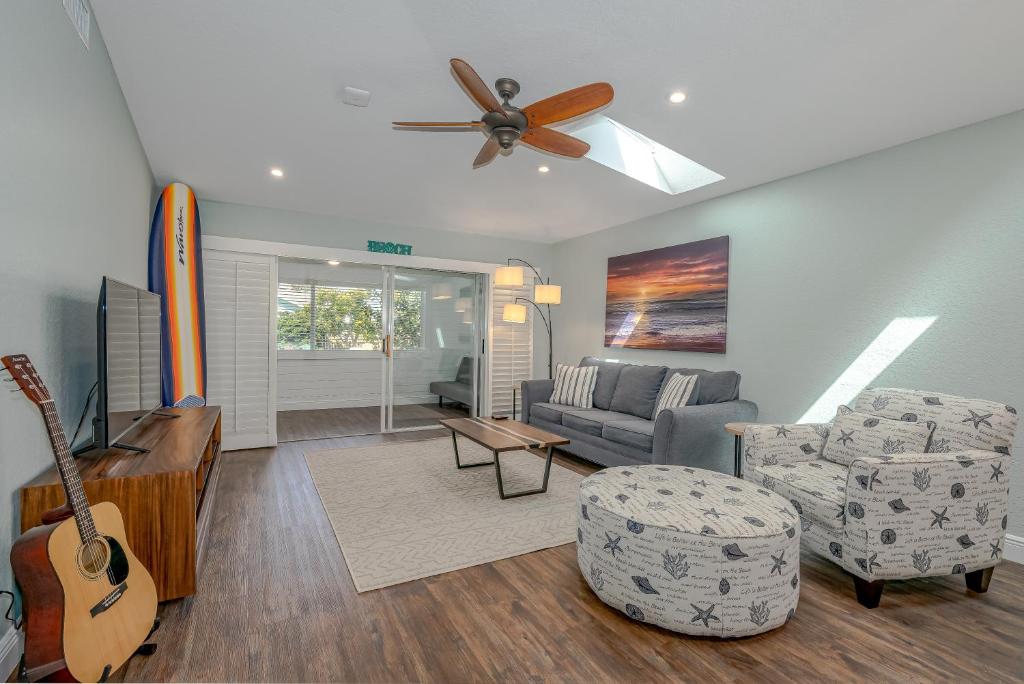 Dog Friendly Home wPrivate Fenced Yard, Garage & Fire Pit! STEPS to the Beach! image