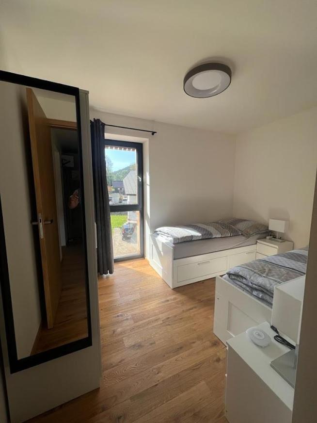 Luxusní Apartmán GRAND v centru Harrachova se soukromou Mega terasou, s privátním parkováním zdarma, s možností dobíjení wallbox EV a výhledem na Harrachovský kostelíček photo 4