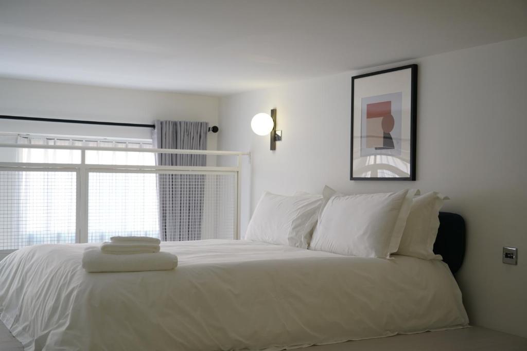 Trueman Court Luxury Serviced Apartments - Tap to explore photos