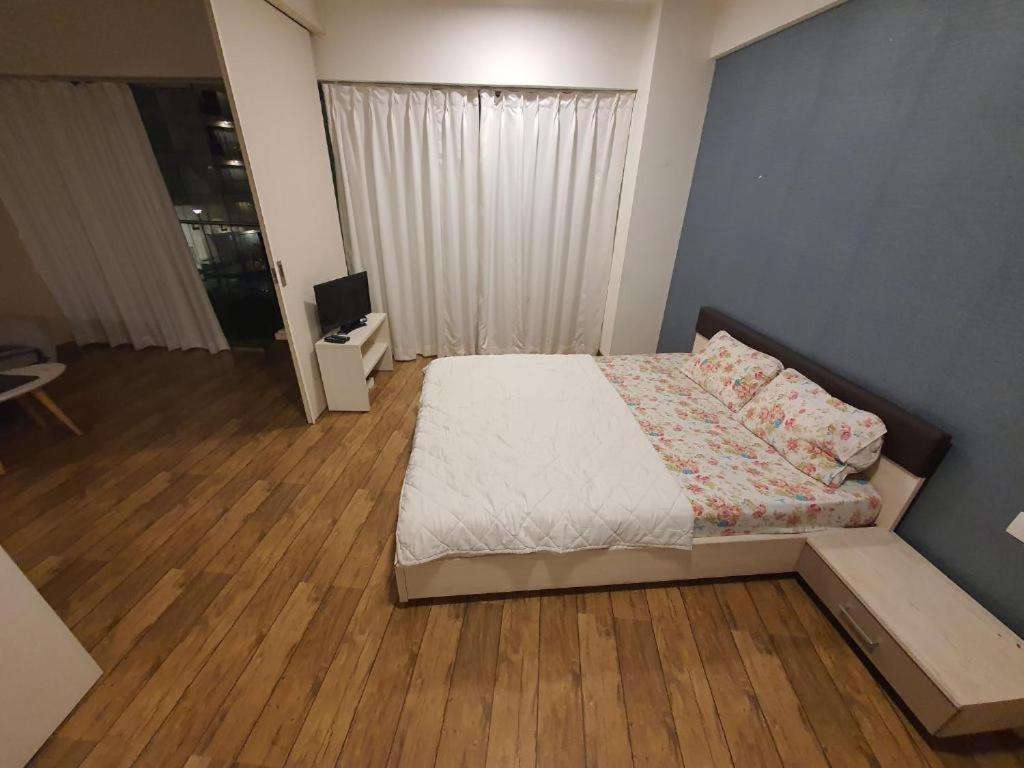 Homestays at Rajhans BELLIZA Near Airport photo 2
