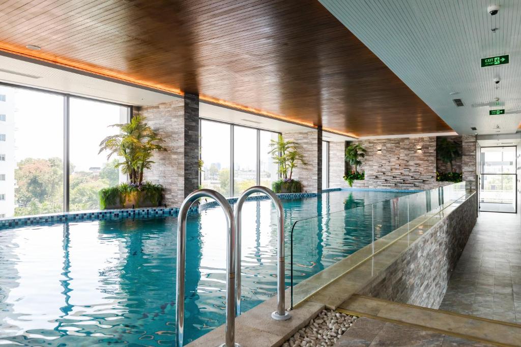 Five Star Westlake 1st-4th Floors Hotel & Serviced Apartment - Tap to explore photos