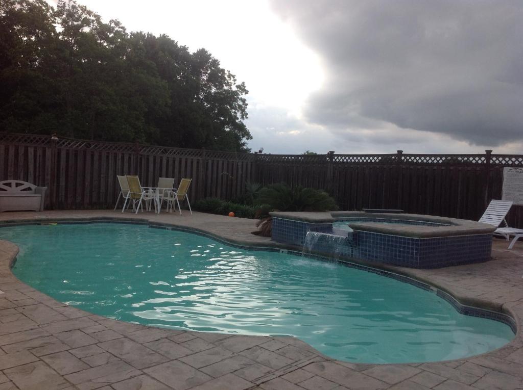 L'Acadie Inn & RV Park photo 2