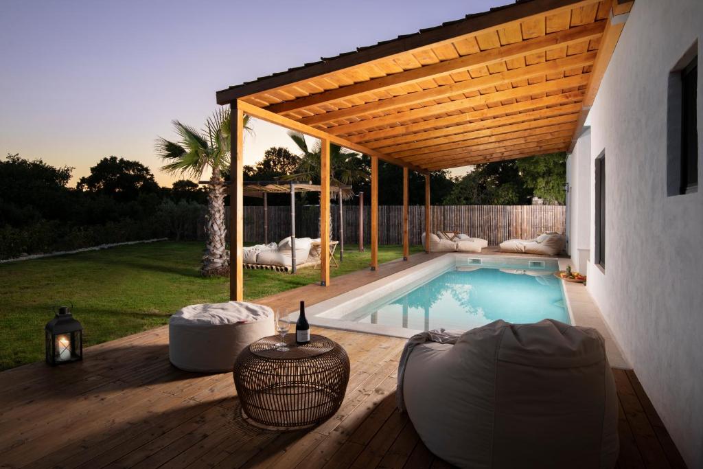 Andresita`s Palace State-of-the-art Tropical Villa photo 3