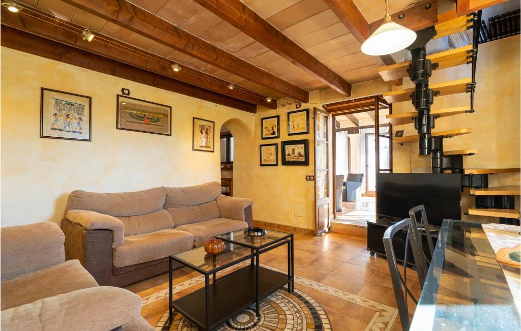 Amazing Home In Sineu With Private Swimming Pool, 3 Bedrooms And Outdoor Swimming Pool photo 3
