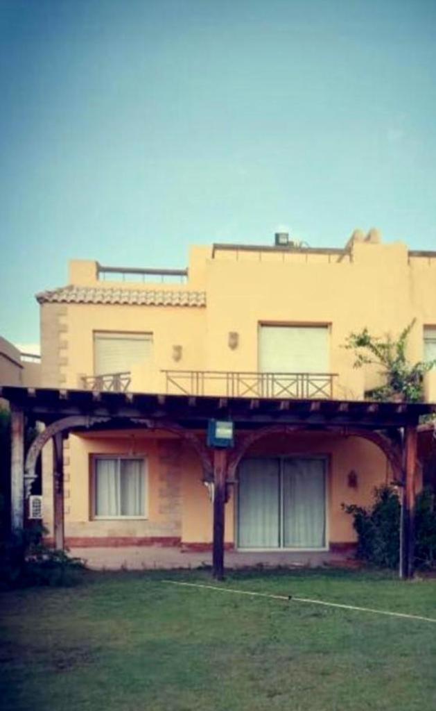 A sea view spacious cheering 5 bedroom villa Ain Sokhna "Ain Bay" فيلا كاملة للإيجار قرية العين باي photo 3