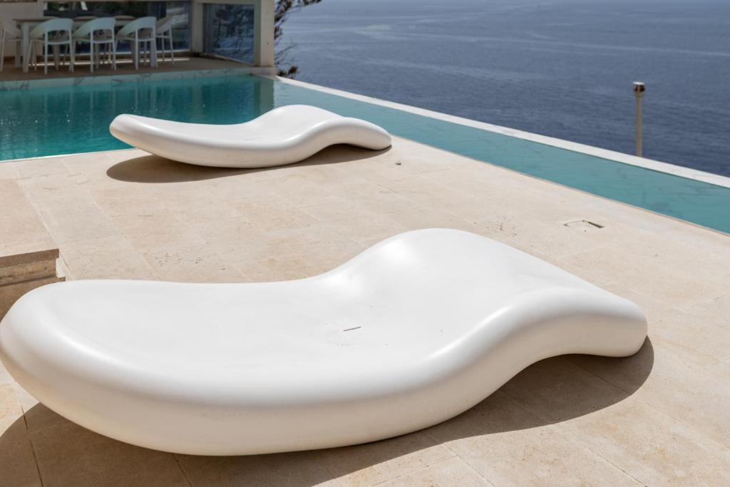 VIP seafront villa photo 4
