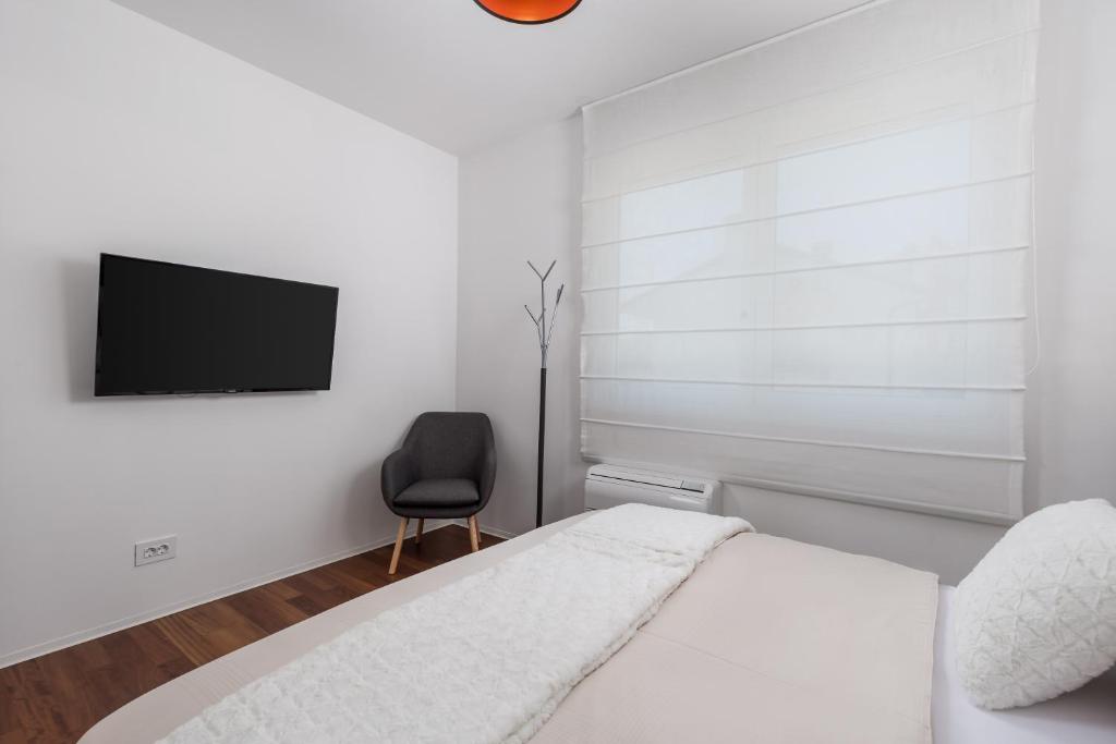 Apartment Stella - heated rooftop swimming pool photo 4