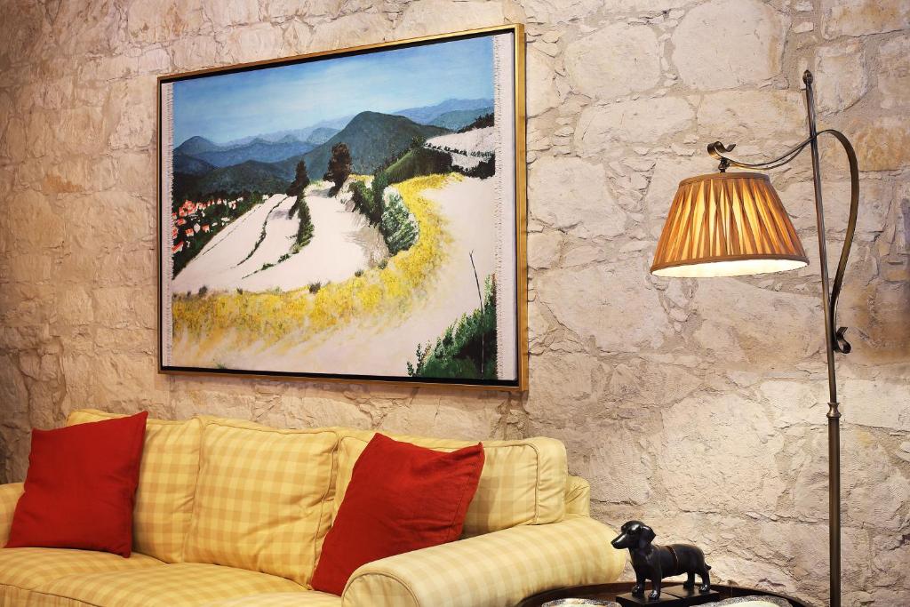 KANTARA HOUSE - A Rural Retreat of Comfort & Class! photo 3