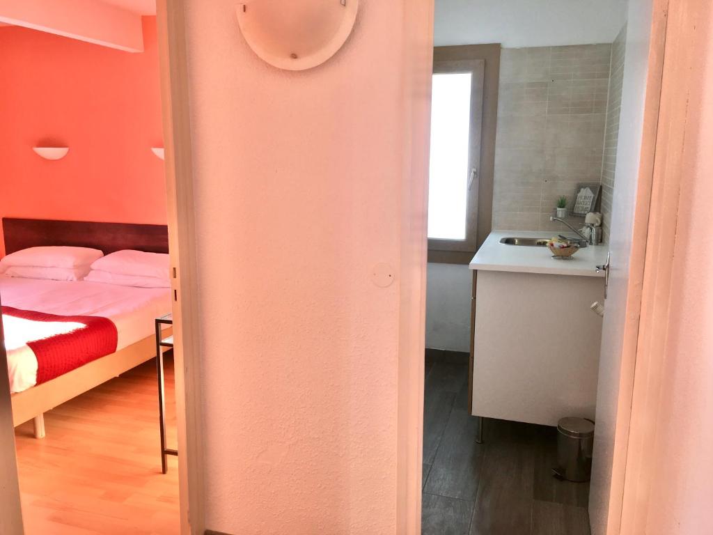 {
  "en-gb": "Hotel Roc de St Miquel & Apartment"
} photo 4