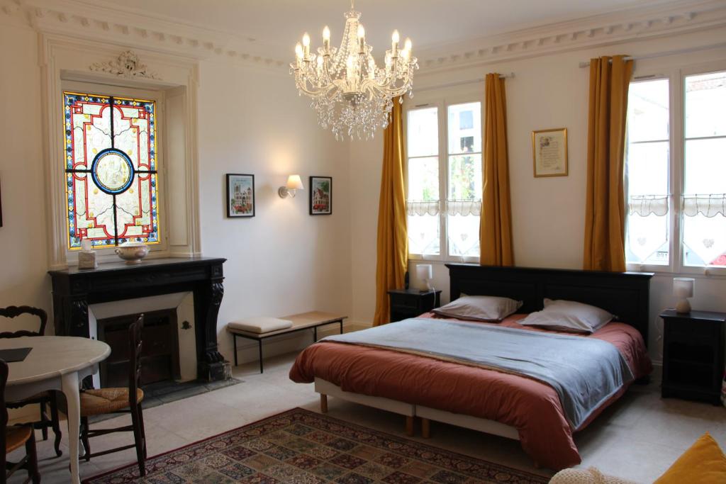 Clos Montcenoux, au coeur de Bourges. photo 1