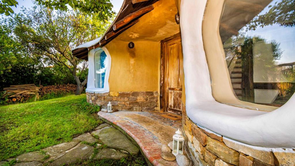 Clay House with Infinity Edges photo 1