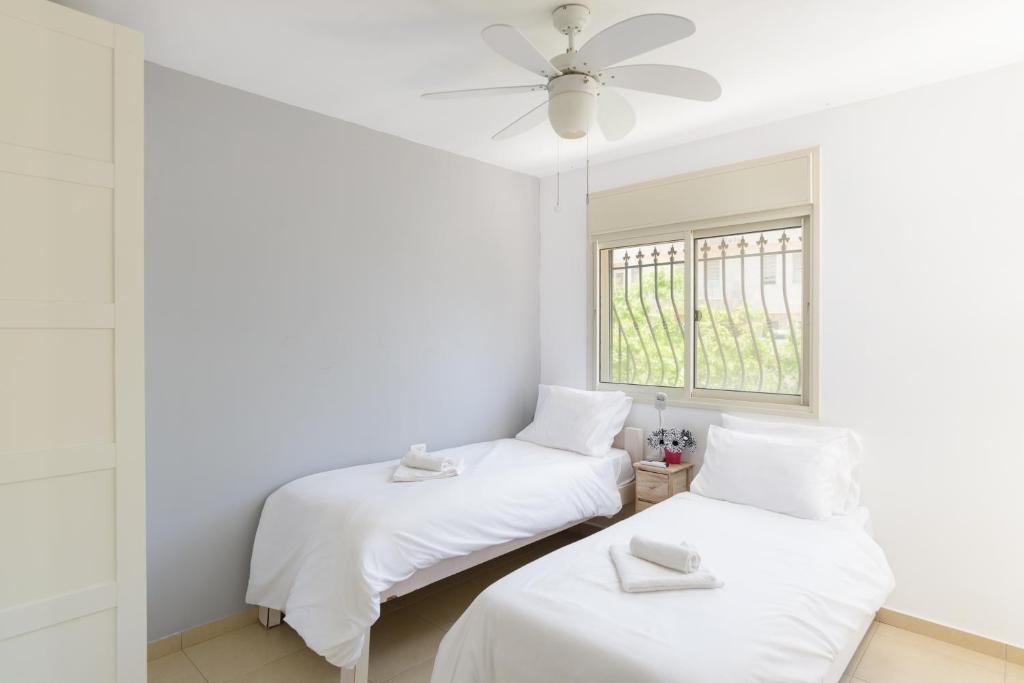 Luxury Villa, Terrace with SEA VIEW in the center photo 3