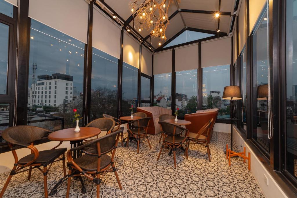 Suddha Apartment & Cafe