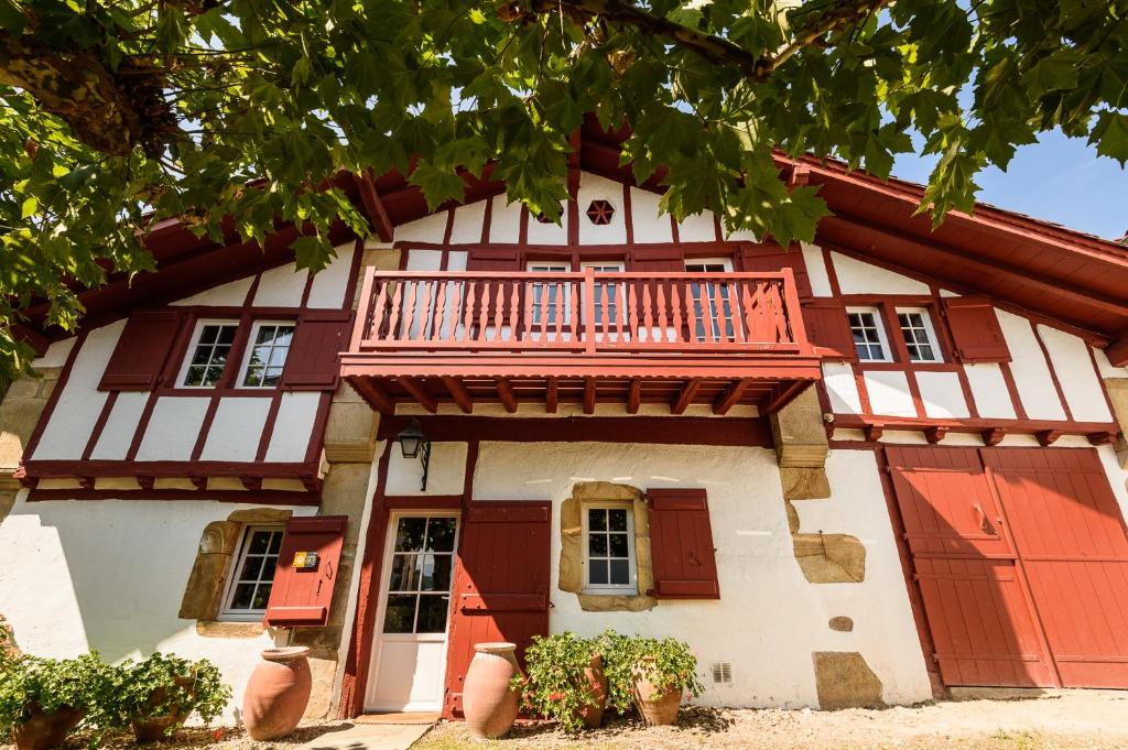 Maison Dominxenea photo 1