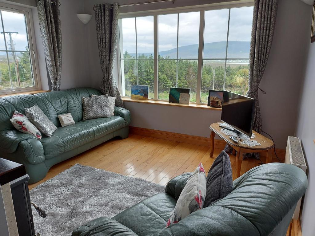 Minaun Cliff View photo 3