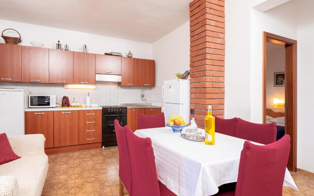 Holiday Home Sansevic photo 1