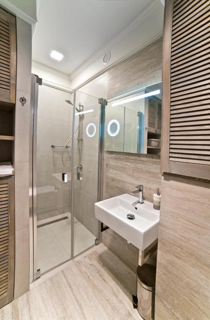 Апартаменты (Улучшенные апартаменты с 1 спальней - Świętego Ducha, 91/ 95 /4), Patio Apartments